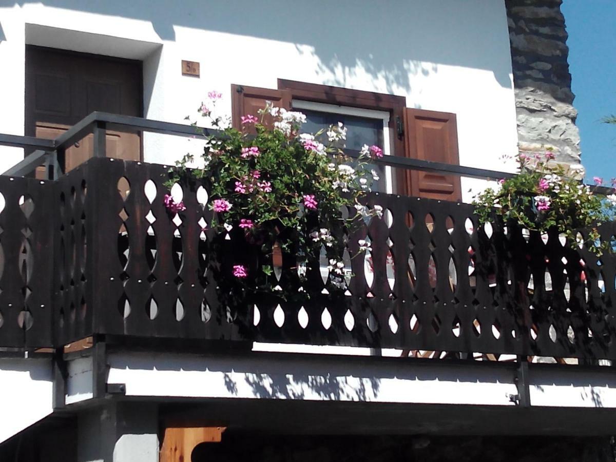 Maison Mey - Cir Vda Gignod 008 Aosta Exteriér fotografie